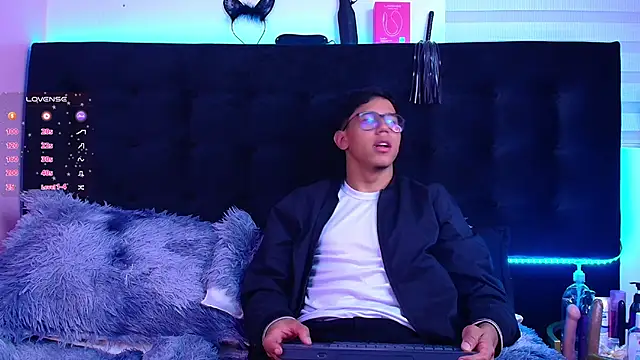 RyanPricee online show from December 21, 4:58 am