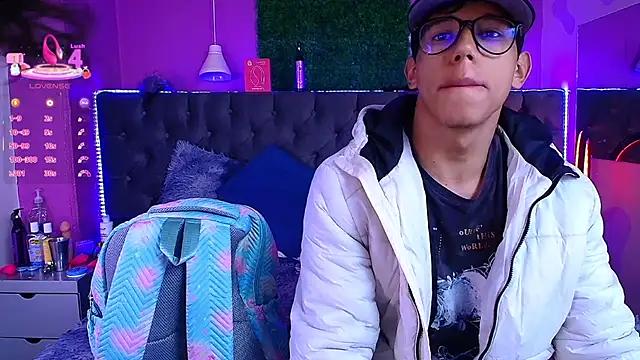 RyanPricee online show from February 14, 1:06 am