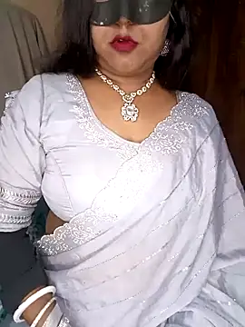 Hot muskaan online show from April 19, 4:41 pm