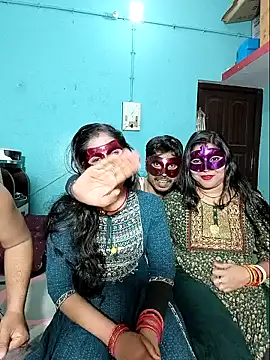 Hot muskaan online show from March 21, 6:18 pm