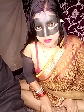 Hot muskaan online show from February 5, 7:10 pm