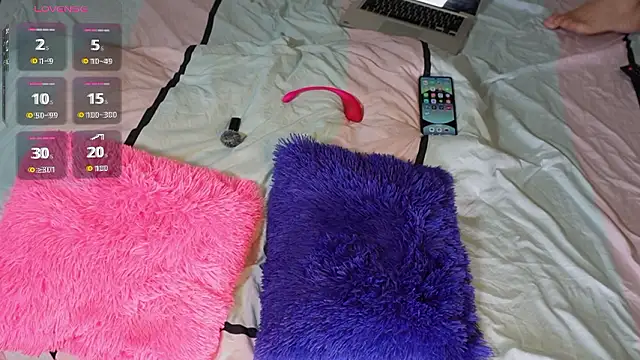 Rocket1978 online show from March 26, 1:42 pm