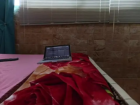 Rocket1978 online show from November 12, 5:50 pm