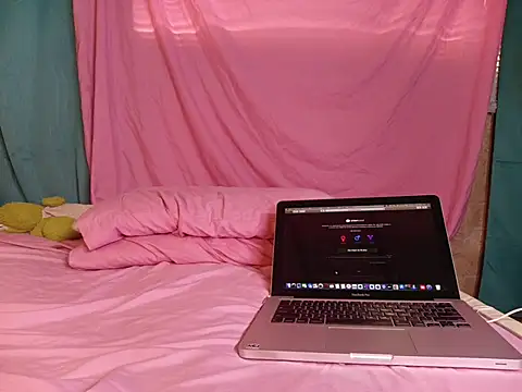 Rocket1978 online show from March 25, 2:49 pm