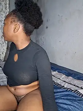 Snapshot of Danymash25 chatting on December 18, 4:33 pm Danymash25 online show from December 18, 4:33 pm