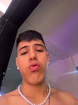 Angel Khouri online show from November 9, 3:32 am