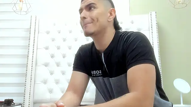 DAVID VICTORIAA online show from October 31, 1:08 pm