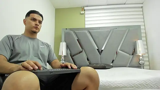 DAVID VICTORIAA online show from May 23, 1:10 pm