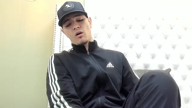 DAVID VICTORIAA online show from September 18, 1:14 pm