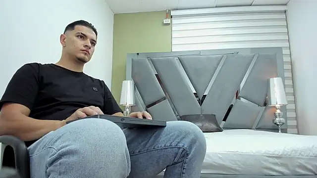 Snapshot of DAVID_VICTORIAA chatting on July 17, 1:08 pm DAVID VICTORIAA online show from July 17, 1:08 pm