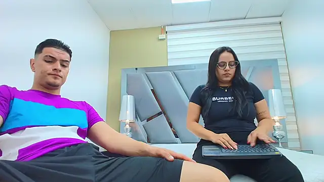 DAVID VICTORIAA online show from March 30, 1:01 pm