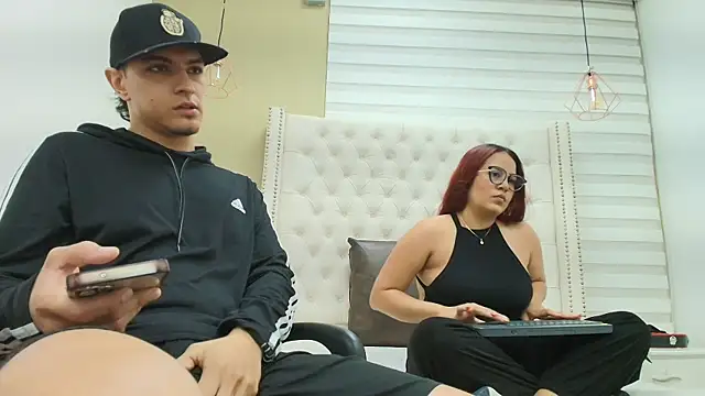 DAVID VICTORIAA online show from November 13, 12:53 pm