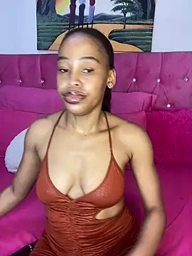 Snapshot of naughtiest_baddy chatting on December 15, 7:31 pm naughtiest baddy online show from December 15, 7:31 pm