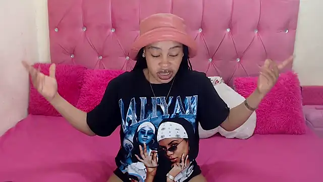 naughtiest baddy online show from September 19, 4:33 pm