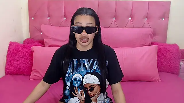naughtiest baddy online show from September 25, 7:53 pm