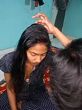 Virl clople online show from February 13, 5:33 pm