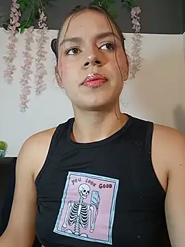 Danni shy online show from May 20, 11:13 pm