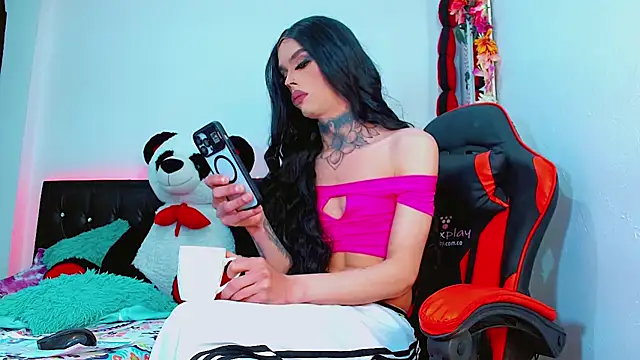 Snapshot of Alextwink chatting on October 10, 6:20 pm Alextwink online show from October 10, 6:20 pm