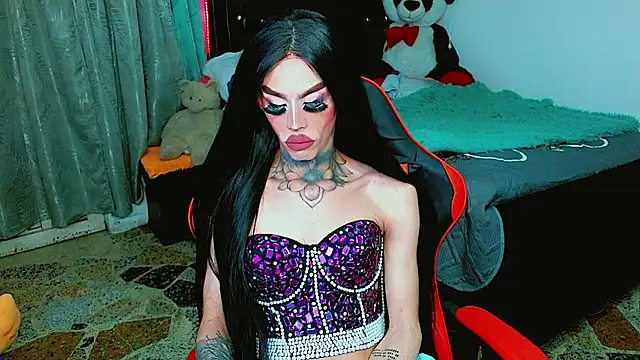 Snapshot of Alextwink chatting on November 11, 4:13 pm Alextwink online show from November 11, 4:13 pm