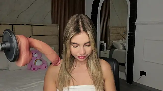 EmiilyHendriixx online show from February 15, 8:56 pm