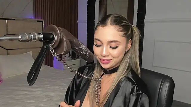 EmiilyHendriixx online show from March 12, 8:09 pm
