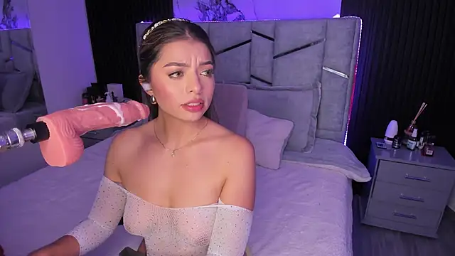 Snapshot of daniiphoeniixx chatting on March 1, 8:21 pm daniiphoeniixx online show from March 1, 8:21 pm