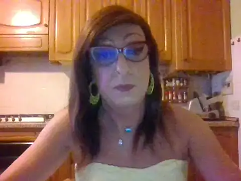 Snapshot of Tiabet chatting on November 27, 8:20 pm Tiabet online show from November 27, 8:20 pm