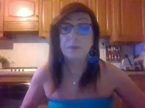 Snapshot of Tiabet chatting on December 5, 11:09 am Tiabet online show from December 5, 11:09 am