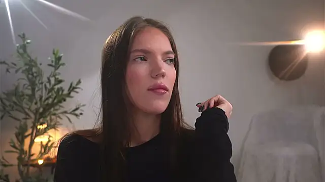 alittlestarrr online show from October 13, 9:05 pm