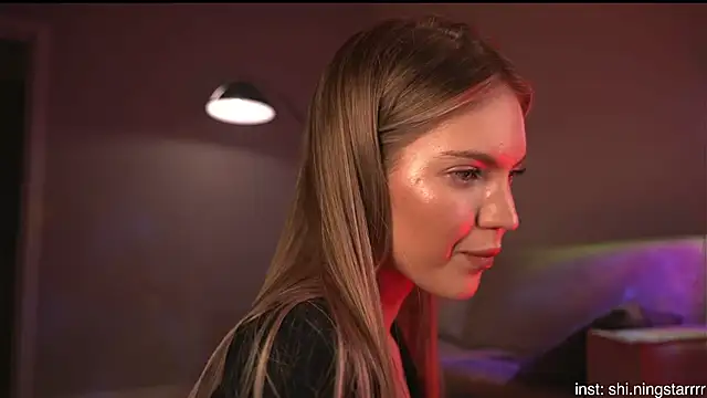 alittlestarrr online show from March 5, 10:21 pm