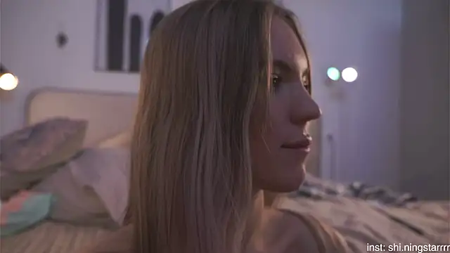 alittlestarrr online show from February 22, 9:01 am