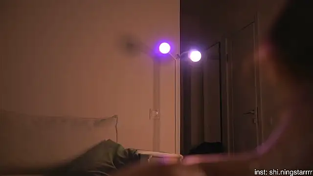 alittlestarrr online show from March 18, 11:09 pm