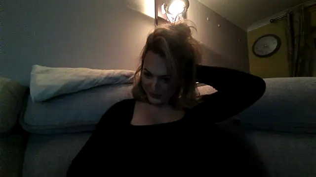 Snapshot of Gigi-Honey chatting on October 17, 7:26 pm Gigi-Honey online show from October 17, 7:26 pm