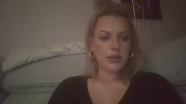 Snapshot of Gigi-Honey chatting on October 11, 8:54 pm Gigi-Honey online show from October 11, 8:54 pm