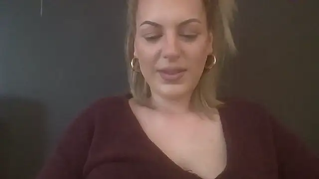 Snapshot of Gigi-Honey chatting on October 12, 9:10 am Gigi-Honey online show from October 12, 9:10 am