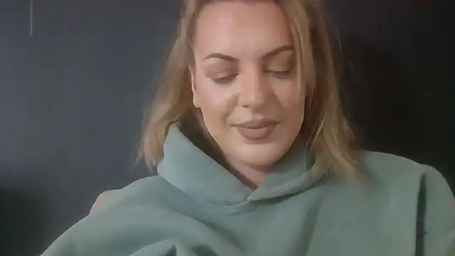 Snapshot of Gigi-Honey chatting on September 11, 11:54 am Gigi-Honey online show from September 11, 11:54 am