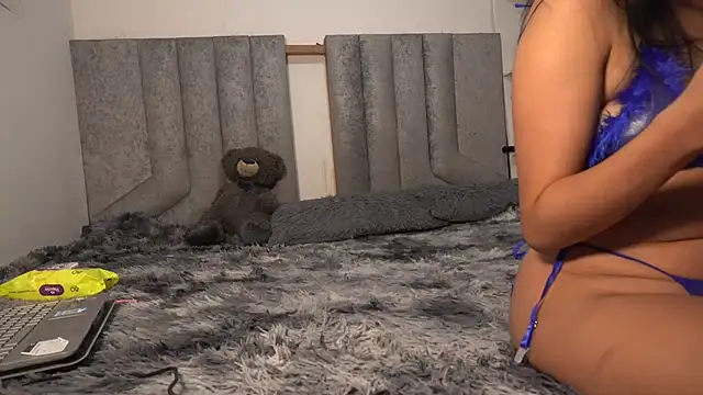 womantall99 online show from January 8, 12:00 pm