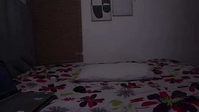 womantall99 online show from March 26, 1:31 pm