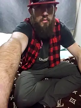 Snapshot of StruggleSnuggles chatting on March 3, 10:38 am StruggleSnuggles online show from March 3, 10:38 am