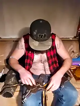 Snapshot of StruggleSnuggles chatting on March 16, 3:47 am StruggleSnuggles online show from March 16, 3:47 am