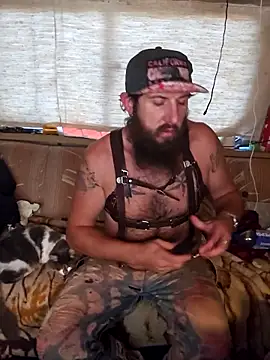 Snapshot of StruggleSnuggles chatting on November 1, 11:31 pm StruggleSnuggles online show from November 1, 11:31 pm