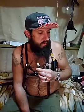 Snapshot of StruggleSnuggles chatting on October 29, 8:46 am StruggleSnuggles online show from October 29, 8:46 am