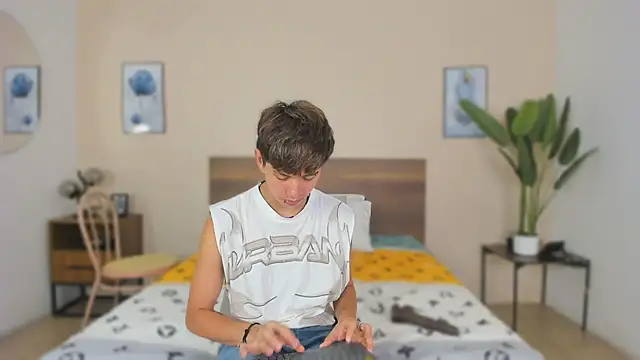 Brian-Ausslos online show from November 24, 4:45 am