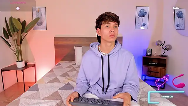 Brian-Ausslos online show from December 4, 4:55 am