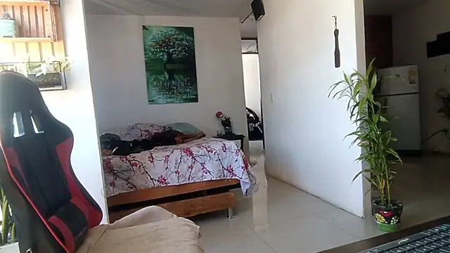 Snapshot of Adam_Valenciia chatting on May 7, 12:41 pm Adam Valenciia online show from May 7, 12:41 pm