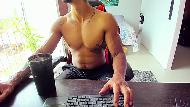 Adam Valenciia online show from September 12, 4:40 pm