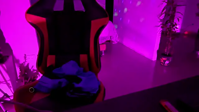 Adam Valenciia online show from February 6, 11:17 am