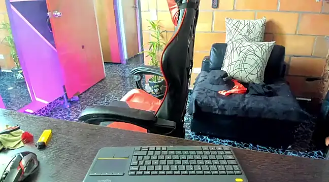 Adam Valenciia online show from February 23, 2:57 pm