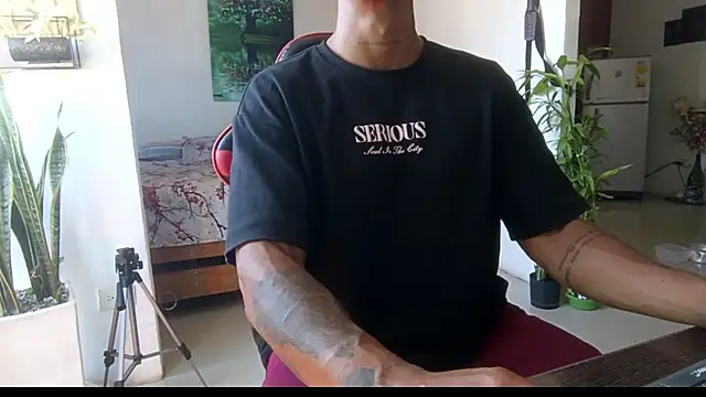 Snapshot of Adam_Valenciia chatting on May 20, 2:36 pm Adam Valenciia online show from May 20, 2:36 pm