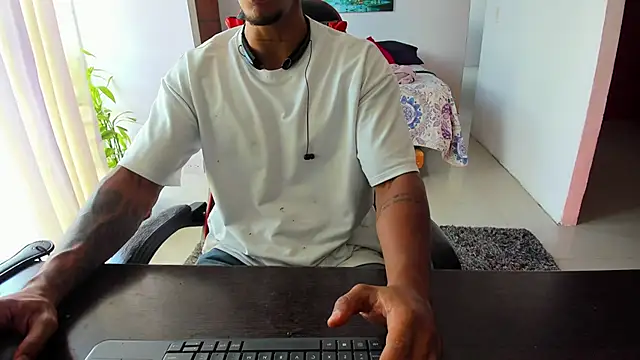 Adam Valenciia online show from September 22, 4:13 pm